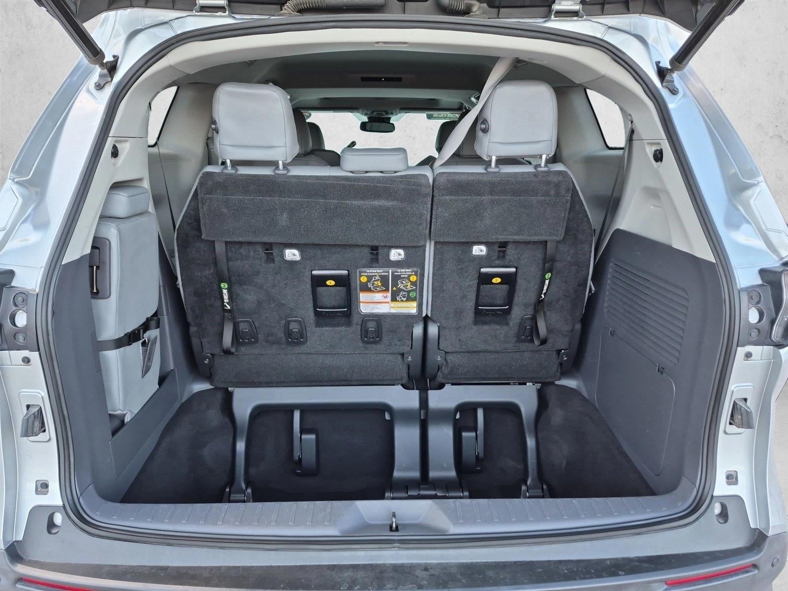 2021 Toyota Sienna XLE FWD 8-Passenger (Natl)