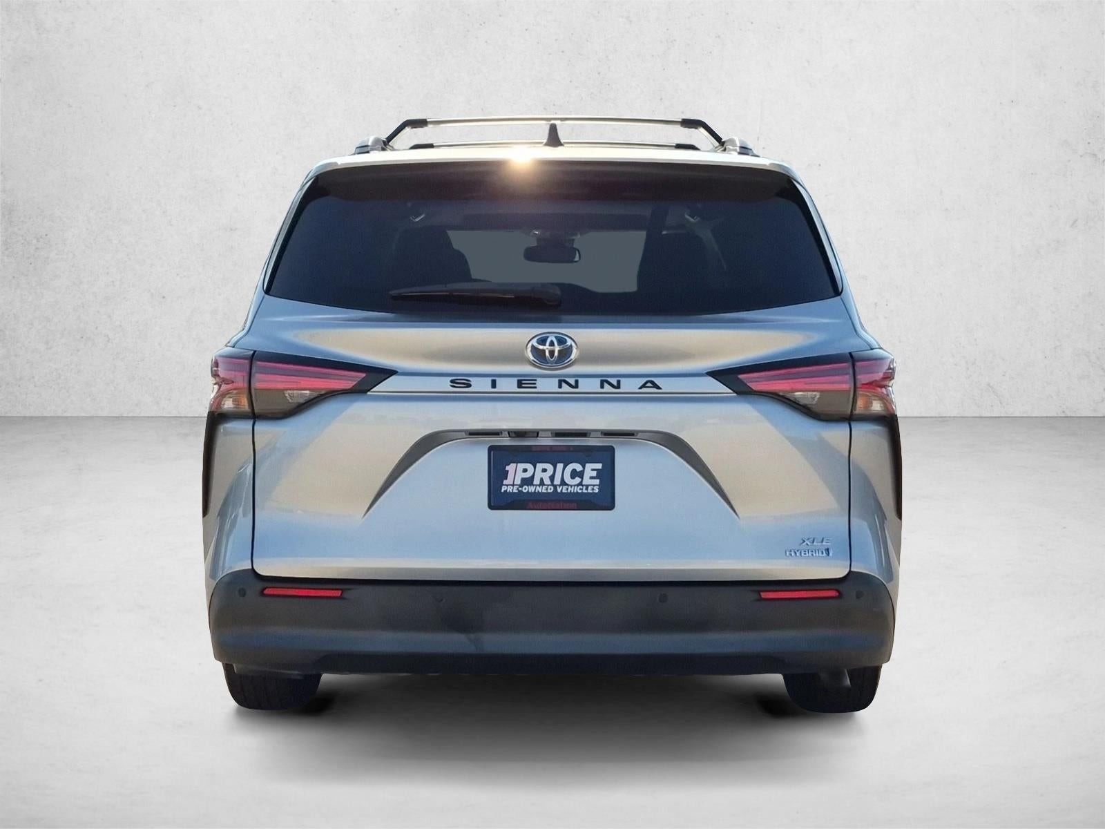 2021 Toyota Sienna XLE FWD 8-Passenger (Natl)