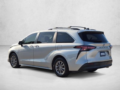 2021 Toyota Sienna XLE FWD 8-Passenger (Natl)
