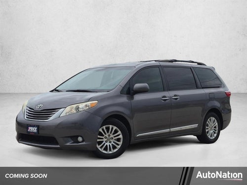 2017 Toyota Sienna XLE FWD 8-Passenger (Natl)