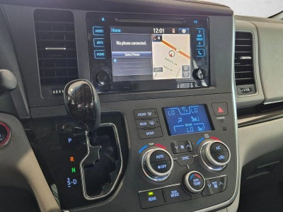 2017 Toyota Sienna XLE FWD 8-Passenger (Natl)