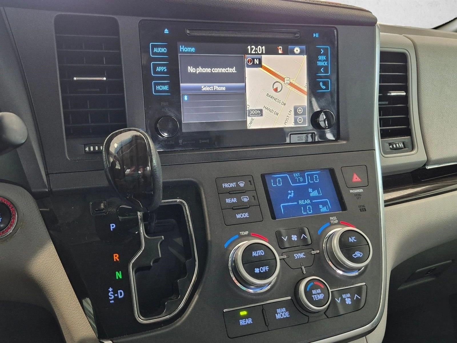 2017 Toyota Sienna XLE FWD 8-Passenger (Natl)