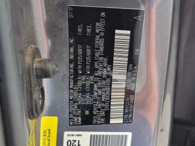 2017 Toyota Sienna XLE FWD 8-Passenger (Natl)