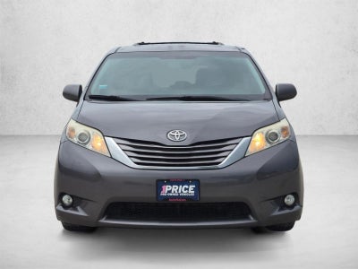 2017 Toyota Sienna XLE FWD 8-Passenger (Natl)