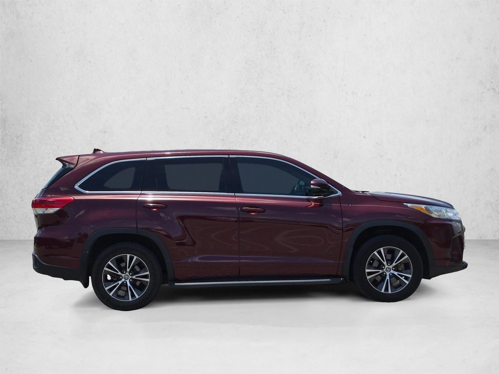 2017 Toyota Highlander LE Plus V6 FWD (SE)
