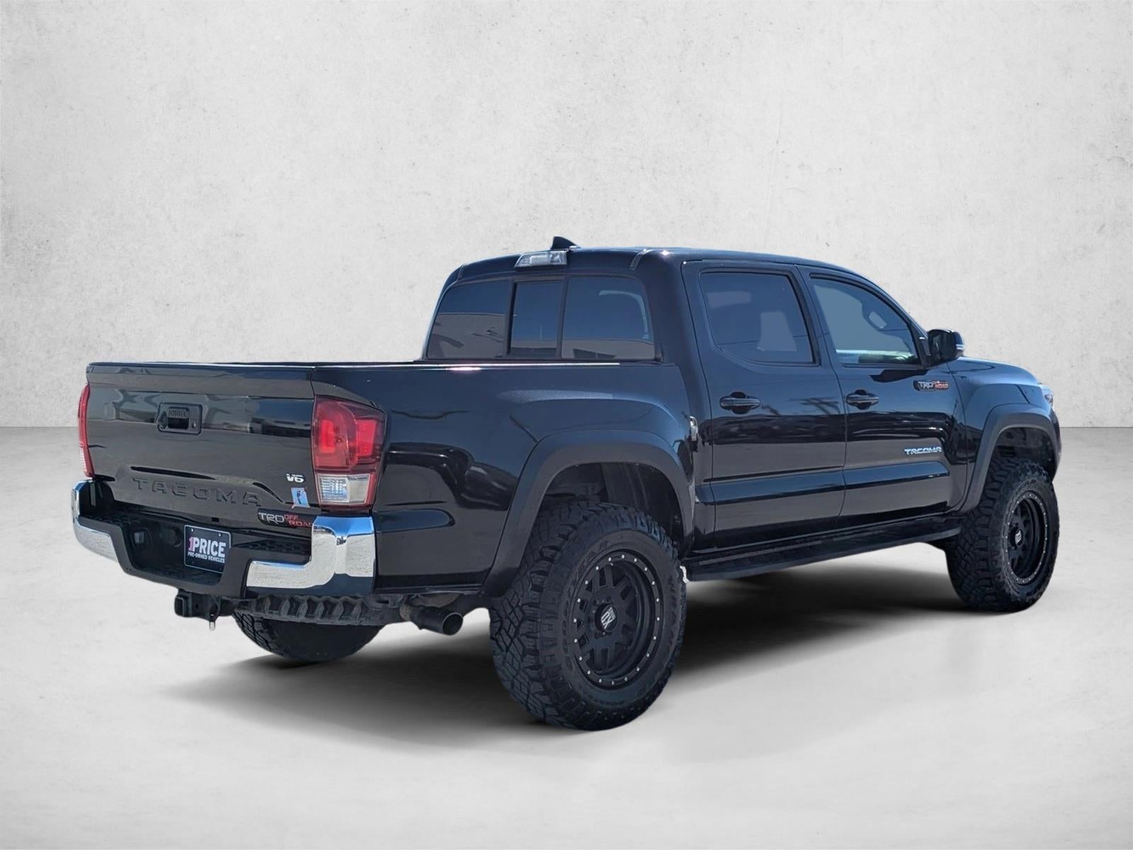 2017 Toyota Tacoma TRD Off Road Double Cab 5' Bed V6 4x4 AT (Natl)