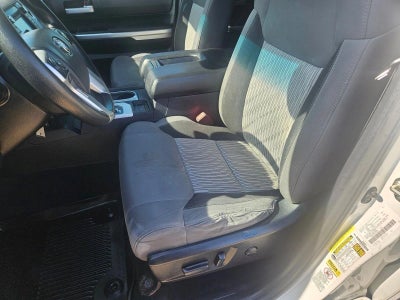 2017 Toyota Tundra 4WD 4WD SR5 CrewMax 5.5' Bed 5.7L FFV (SE)