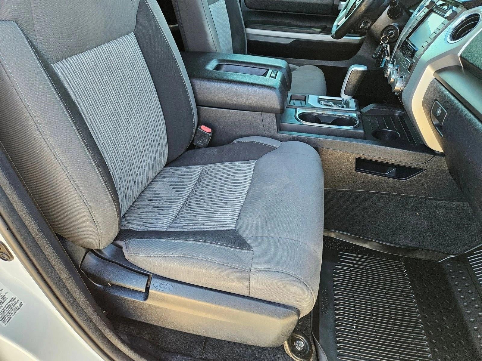 2017 Toyota Tundra 4WD 4WD SR5 CrewMax 5.5' Bed 5.7L FFV (SE)