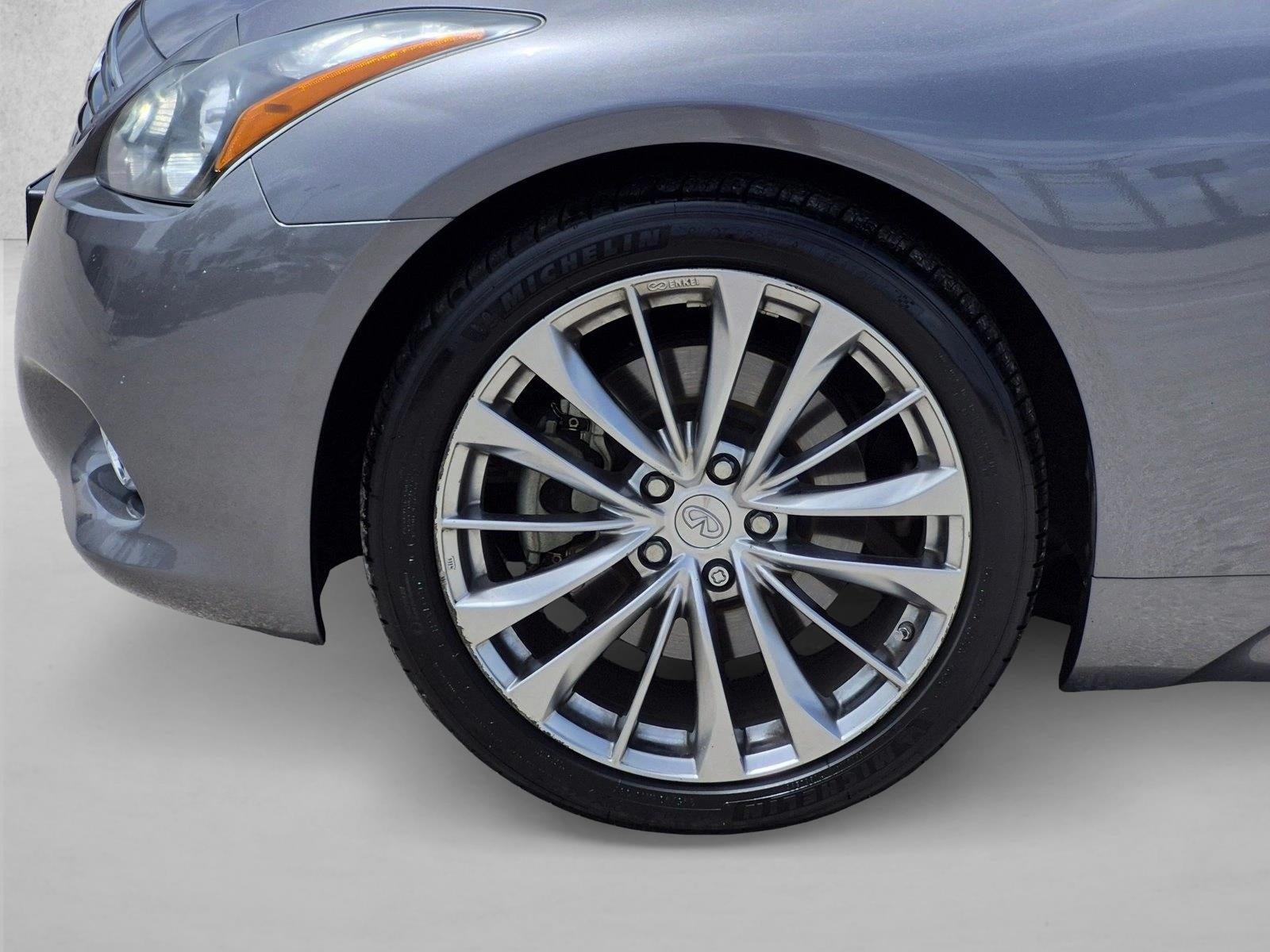 2015 INFINITI Q60 Convertible RWD