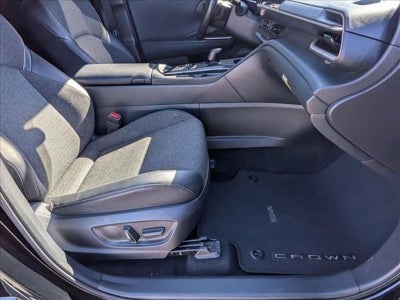 2023 Toyota Crown XLE AWD (Natl)