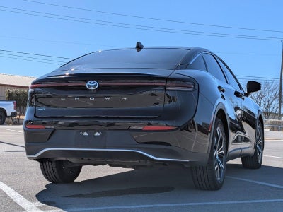 2023 Toyota Crown XLE AWD (Natl)