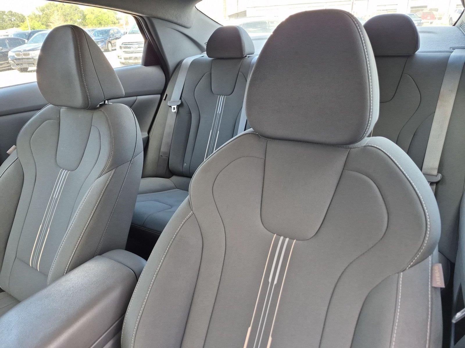 2025 Hyundai ELANTRA SEL Convenience IVT