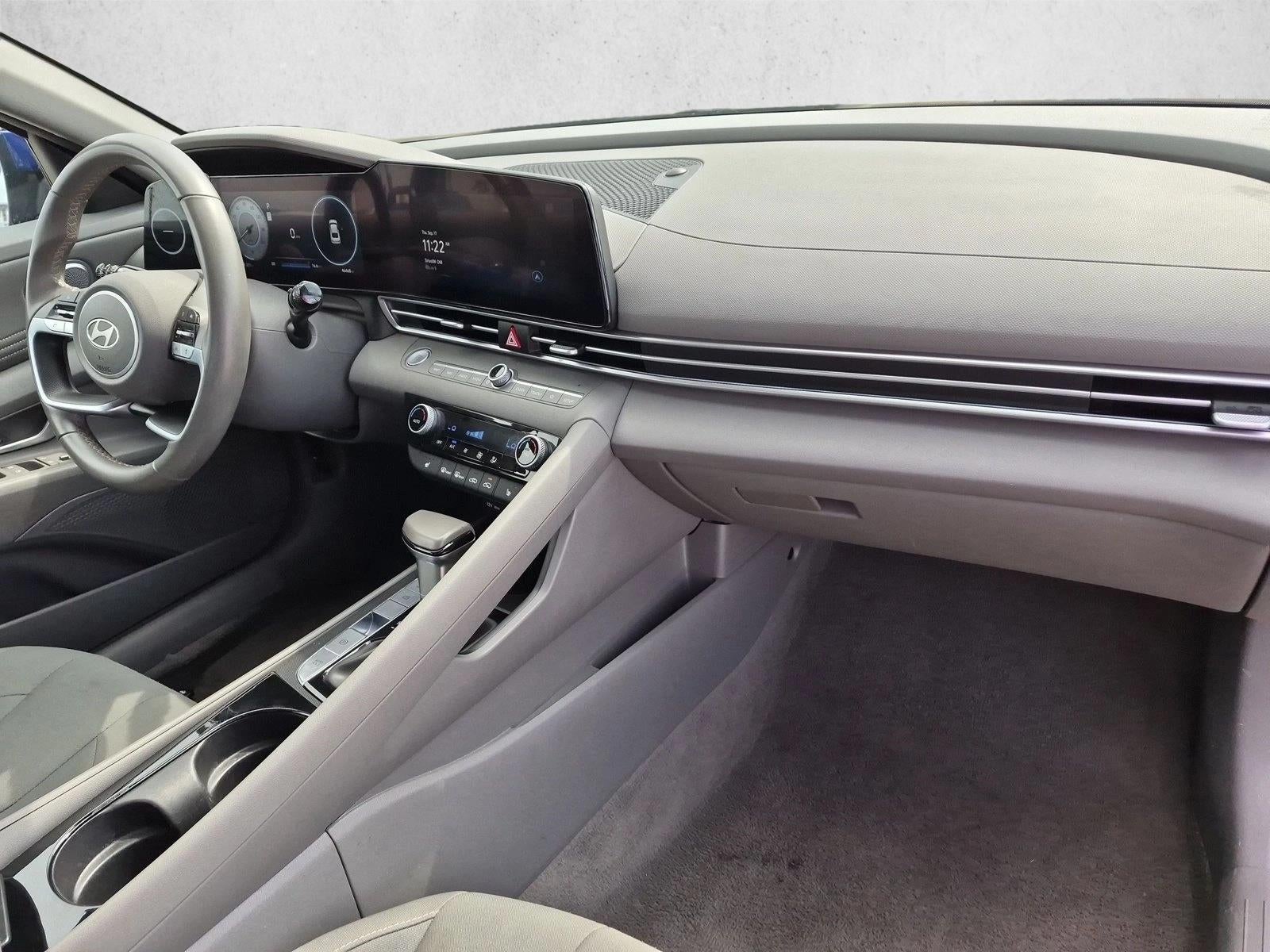 2025 Hyundai ELANTRA SEL Convenience IVT