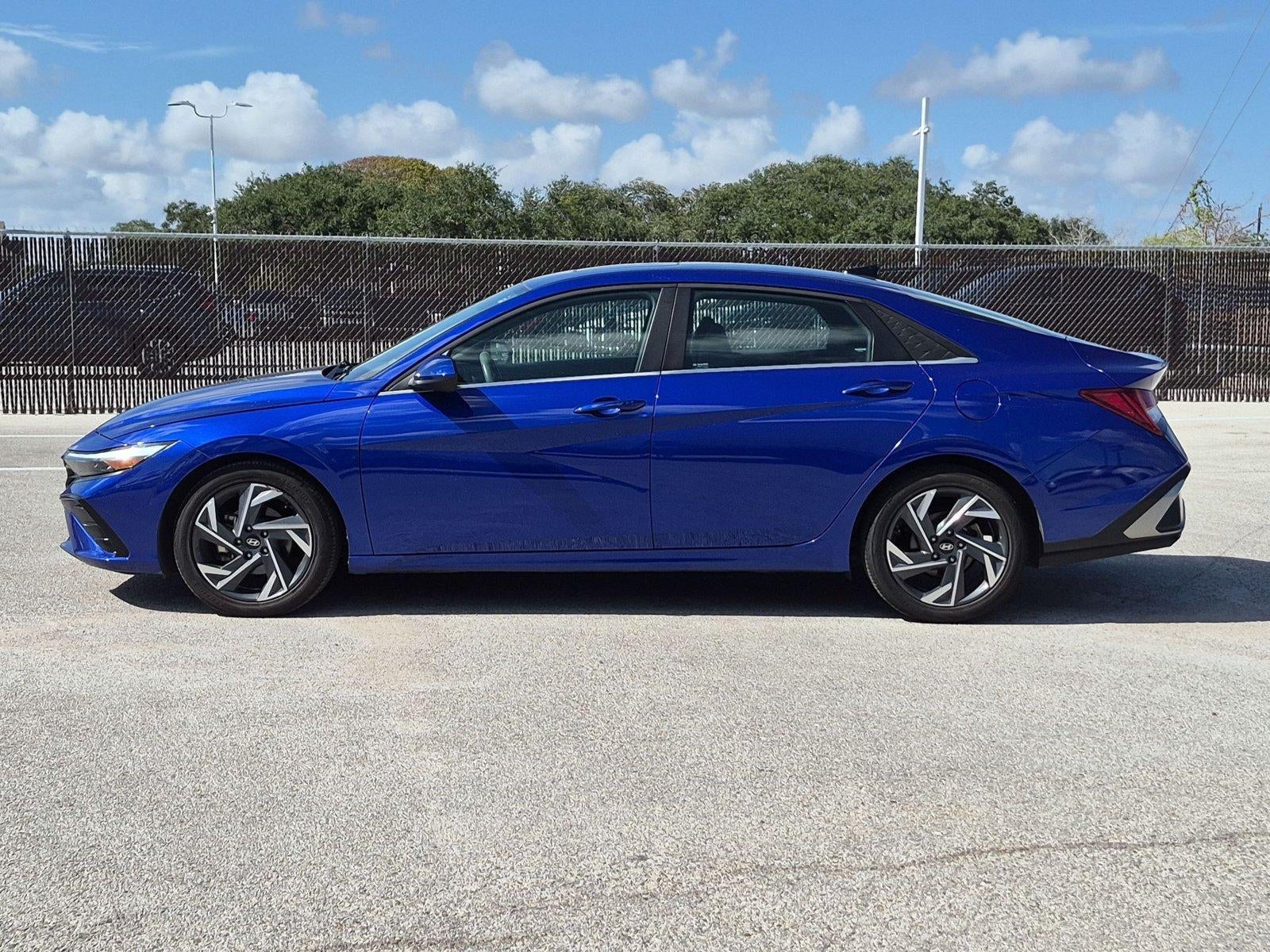 2025 Hyundai ELANTRA SEL Convenience IVT