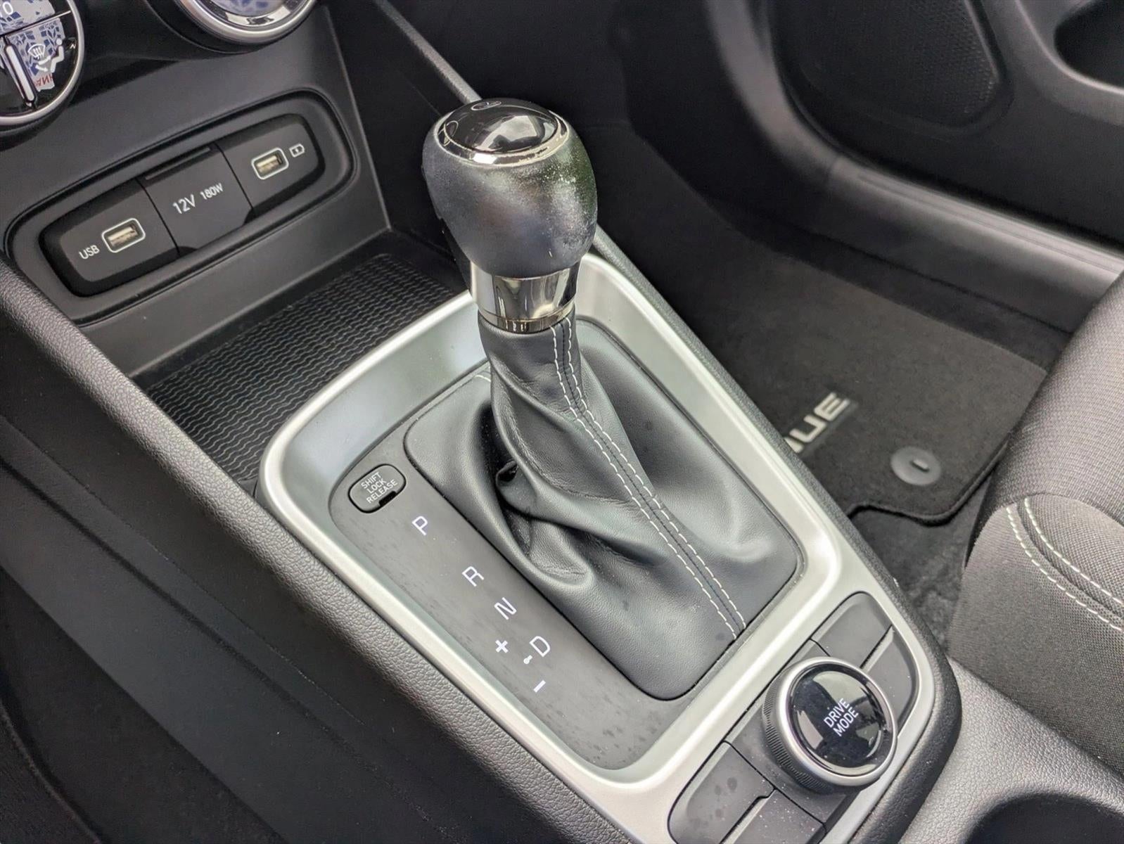 2022 Hyundai VENUE SEL IVT