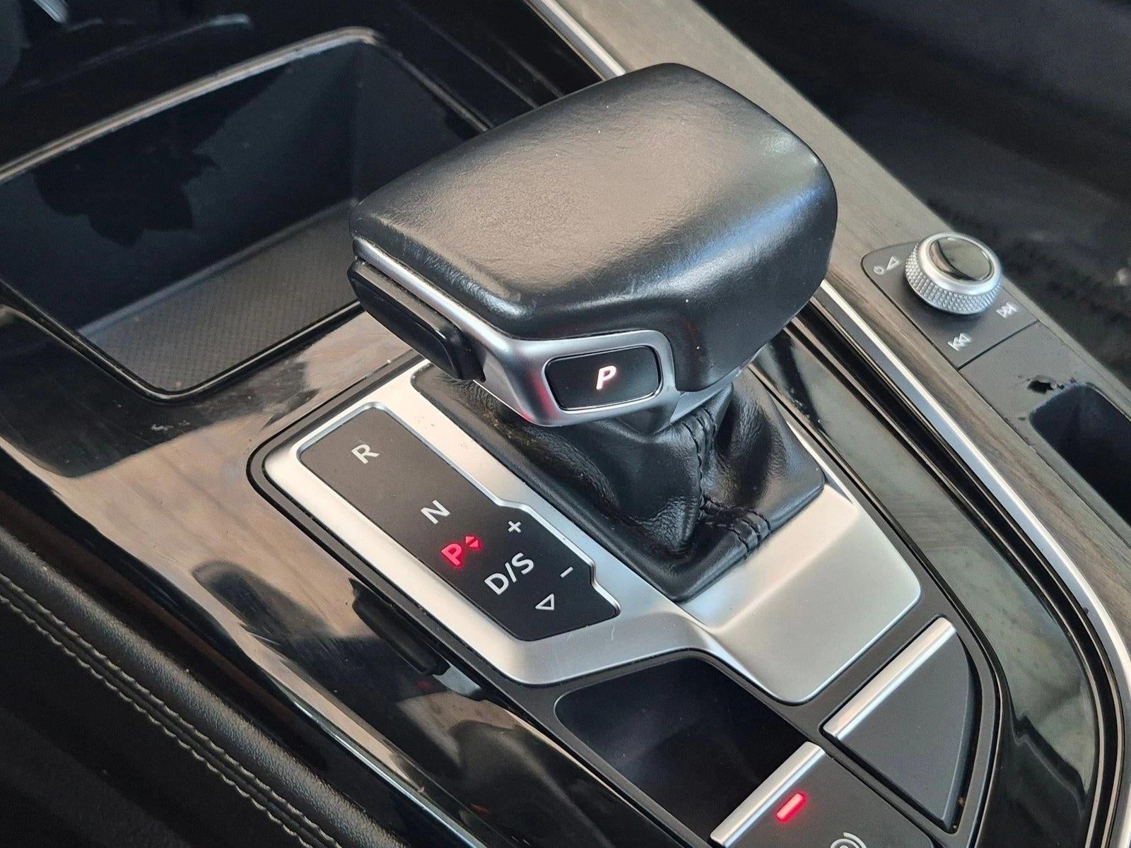 2021 Audi A4 Sedan Premium Plus 40 TFSI quattro