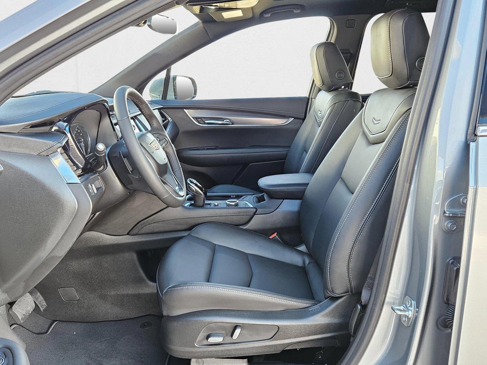 2025 Cadillac XT6 Luxury