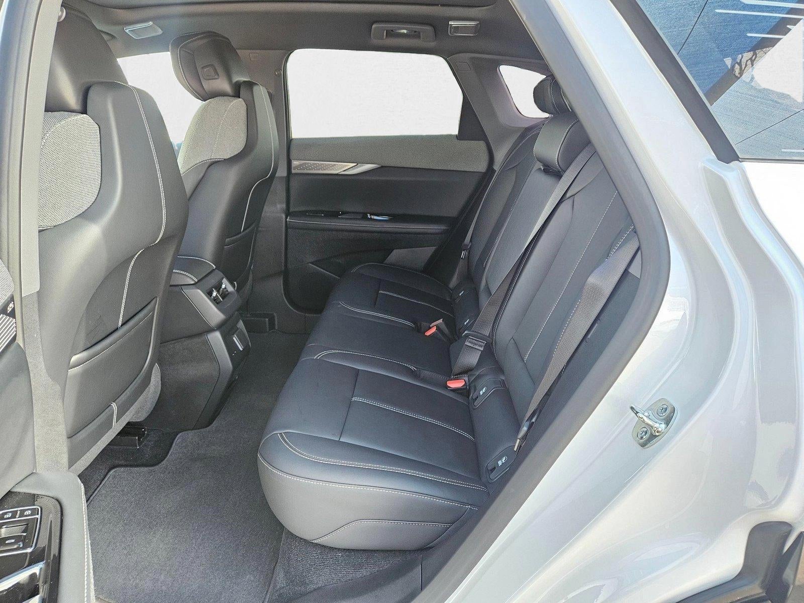 2025 Cadillac OPTIQ Luxury 1