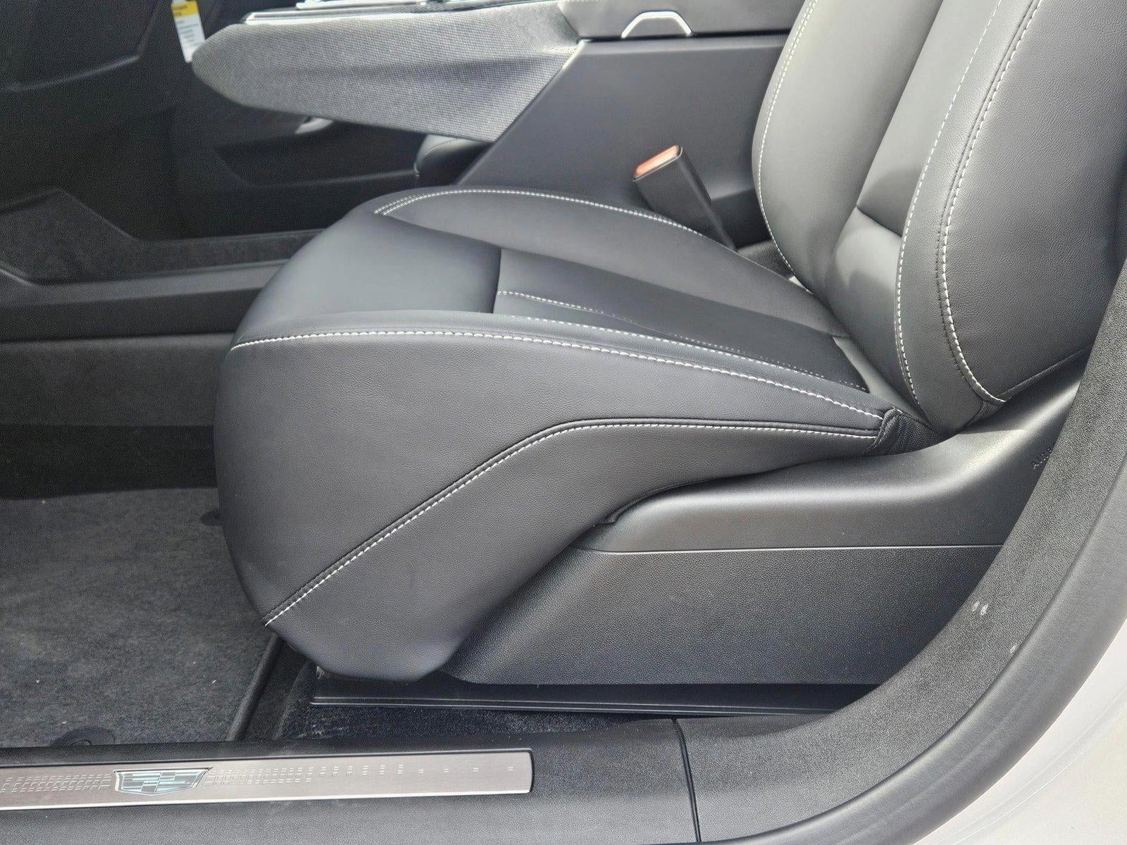 2025 Cadillac OPTIQ Luxury 1